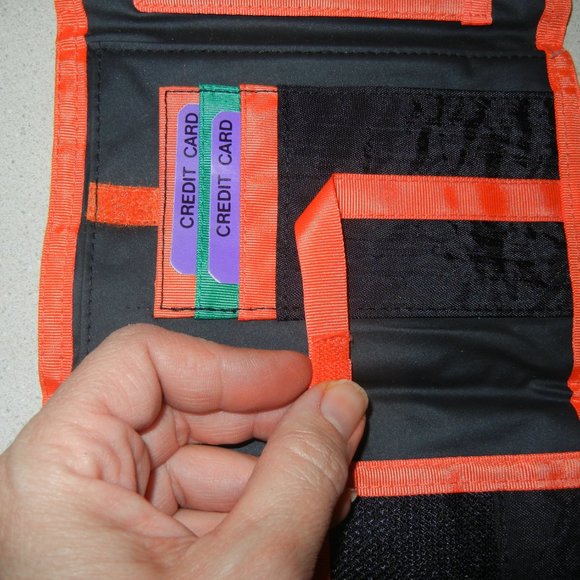 Vintage 1980's NWT Nylon Tri Fold Hook & Loop Wallet Pockets Key Ring CC ID Slot - Picture 9 of 12